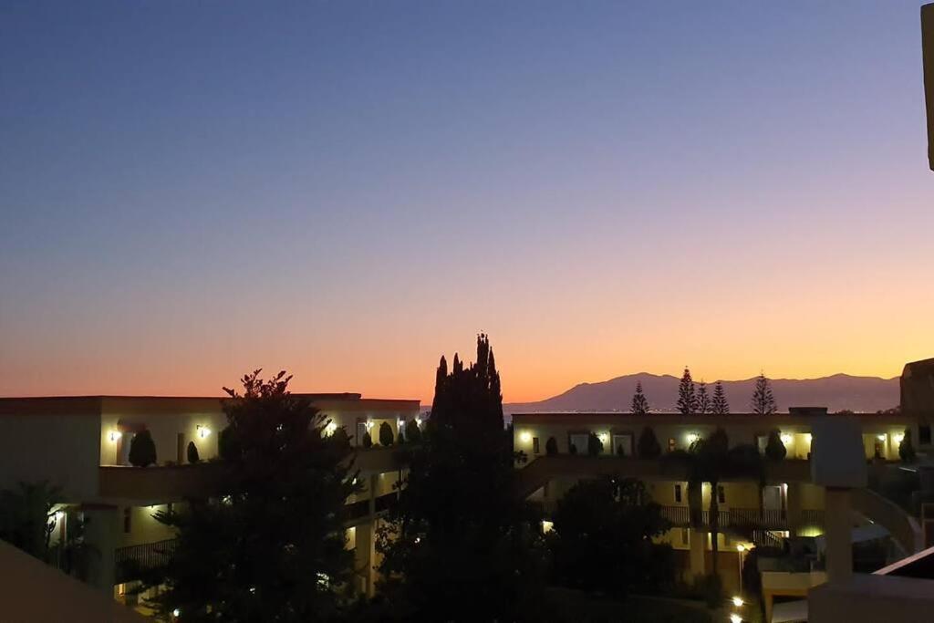 Luxury Apartment-Studio In Marbella! Bagian luar foto